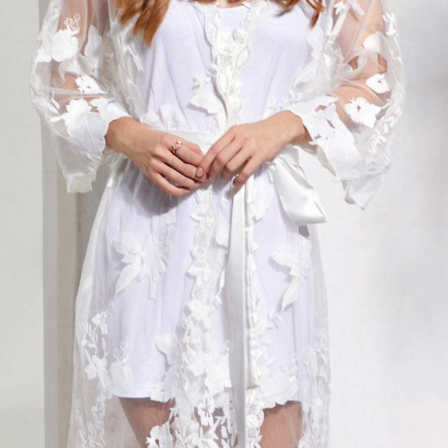 Robe with delicate, lace details